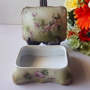 VTG. Beautiful, Nippon Jewelry Trinket Box. Handpainted Floral Design with Lid.